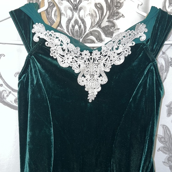 Dance costume - Picture 3 of 3